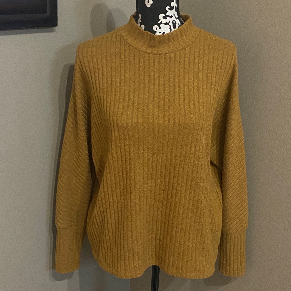 🔥3 for $10🔥 THML Fall long split sleeve size medium